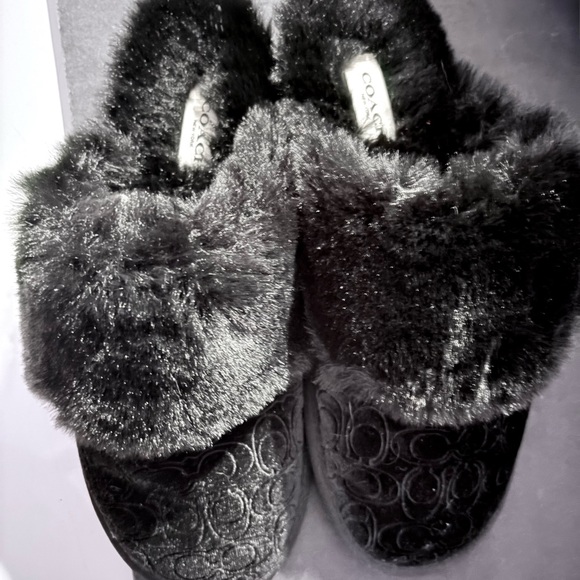 Coach Black Plush Slippers Size 7 - Picture 11 of 11